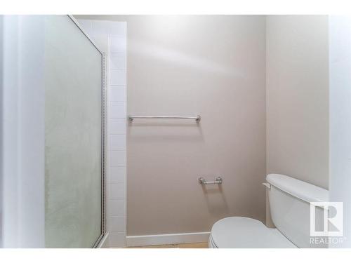 1817 Towne Centre Boulevard, Edmonton, AB - Indoor Photo Showing Bathroom