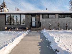 156 Laurier DR NW  Edmonton, AB T5R 5P9