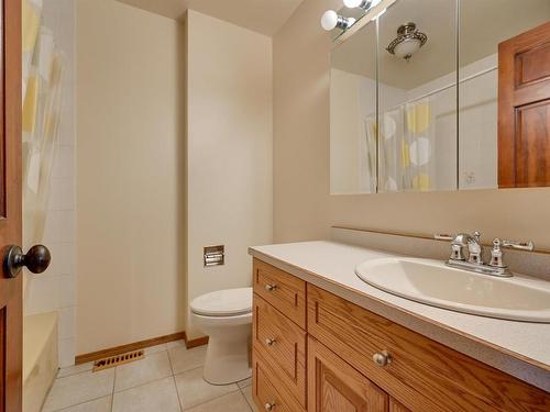 51 Windermere Drive, Spruce Grove, AB - Indoor Photo Showing Bathroom