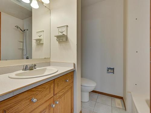 51 Windermere Drive, Spruce Grove, AB - Indoor Photo Showing Bathroom