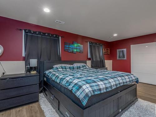 27 52318 Rge Road 25, Rural Parkland County, AB - Indoor Photo Showing Bedroom