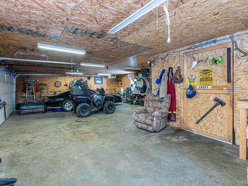 27 52318 Rge Road 25, Rural Parkland County, AB - Indoor Photo Showing Garage