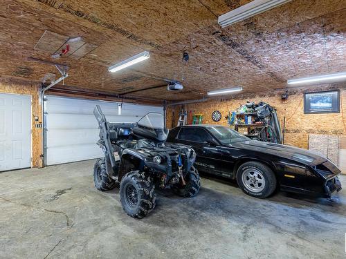 27 52318 Rge Road 25, Rural Parkland County, AB - Indoor Photo Showing Garage