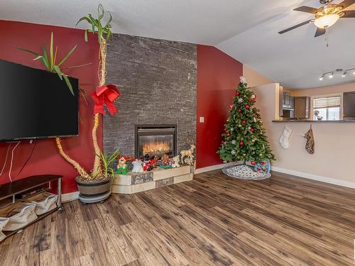 27 52318 Rge Road 25, Rural Parkland County, AB - Indoor With Fireplace