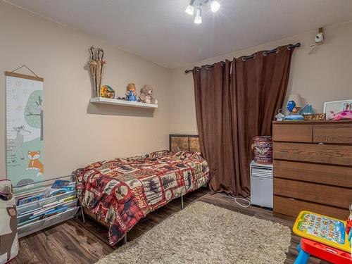 27 52318 Rge Road 25, Rural Parkland County, AB - Indoor Photo Showing Bedroom