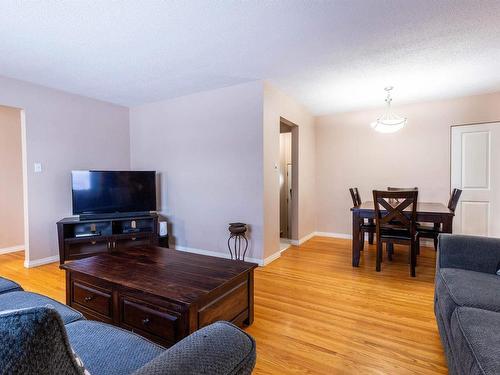 15745 107A Avenue, Edmonton, AB - Indoor Photo Showing Living Room