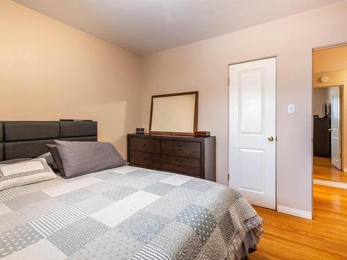 15745 107A Avenue, Edmonton, AB - Indoor Photo Showing Bedroom