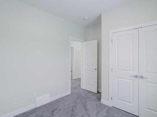 1213 11 Avenue, Edmonton, AB - Indoor Photo Showing Other Room