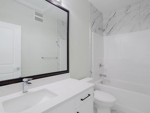 1213 11 Avenue, Edmonton, AB - Indoor Photo Showing Bathroom