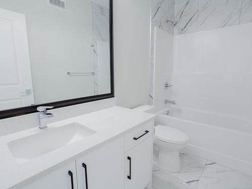 1213 11 Avenue, Edmonton, AB - Indoor Photo Showing Bathroom