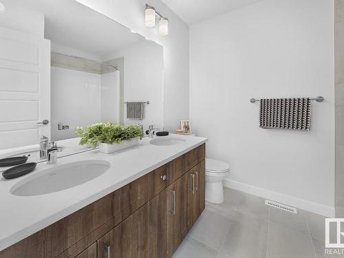 56 Penn Place, Spruce Grove, AB - Indoor Photo Showing Bathroom