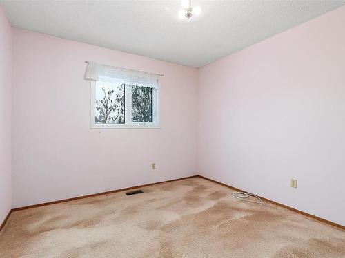 10632 10 Avenue, Edmonton, AB - Indoor Photo Showing Other Room