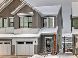 1747 PLUM CR SW  Edmonton, AB T6X 2Z7