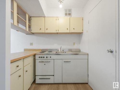 313 10160 114 Street, Edmonton, AB - Indoor Photo Showing Kitchen