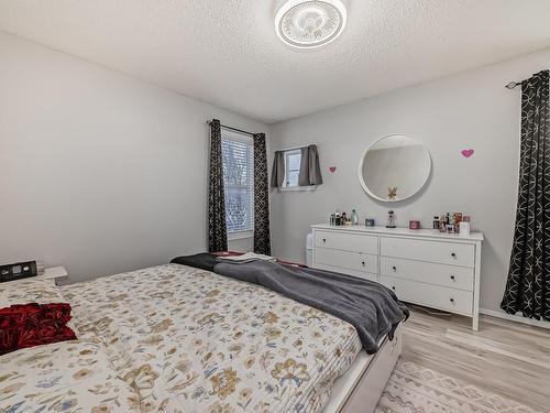 1217 76 Street Sw, Edmonton, AB - Indoor Photo Showing Bedroom