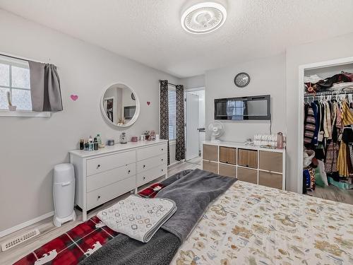 1217 76 Street Sw, Edmonton, AB - Indoor Photo Showing Bedroom