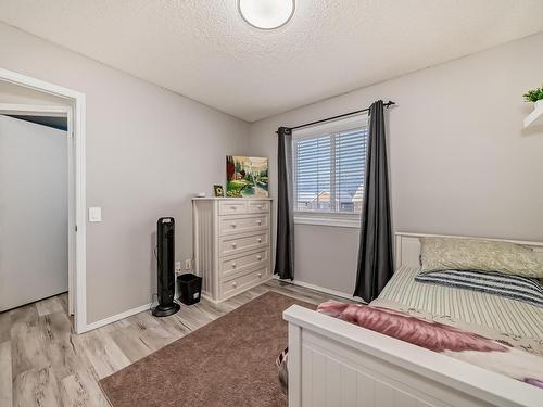 1217 76 Street Sw, Edmonton, AB - Indoor Photo Showing Bedroom