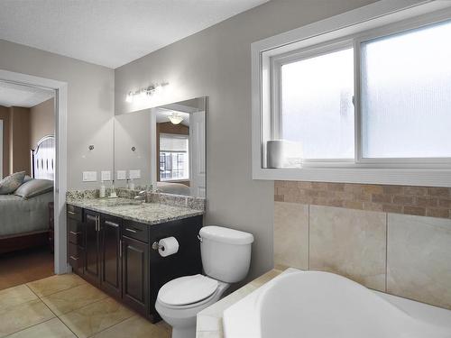 17043 71 Street, Edmonton, AB - Indoor Photo Showing Bathroom