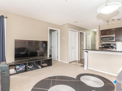 319 270 Mcconachie Drive, Edmonton, AB - Indoor Photo Showing Kitchen