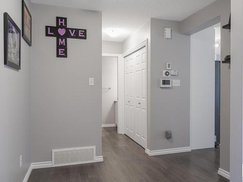 935 Ebbers Crescent, Edmonton, AB - Indoor Photo Showing Other Room