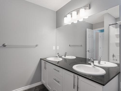 935 Ebbers Crescent, Edmonton, AB - Indoor Photo Showing Bathroom