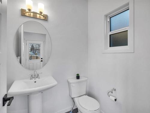 4637 114 Avenue, Edmonton, AB - Indoor Photo Showing Bathroom