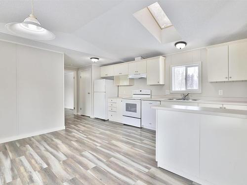 #64-240065 Twp Road 472, Rural Wetaskiwin County, AB - Indoor Photo Showing Kitchen