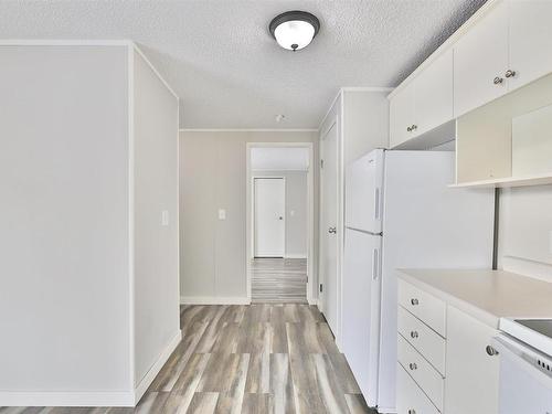 #64-240065 Twp Road 472, Rural Wetaskiwin County, AB - Indoor Photo Showing Kitchen