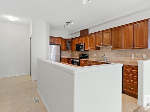 410 51 Eldorado Drive, St. Albert, AB - Indoor Photo Showing Kitchen