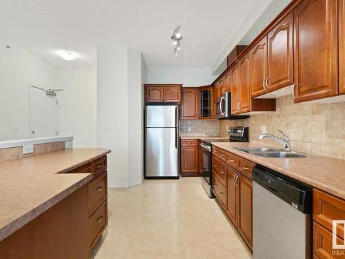 410 51 Eldorado Drive, St. Albert, AB - Indoor Photo Showing Kitchen With Double Sink