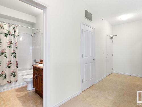 410 51 Eldorado Drive, St. Albert, AB - Indoor Photo Showing Bathroom