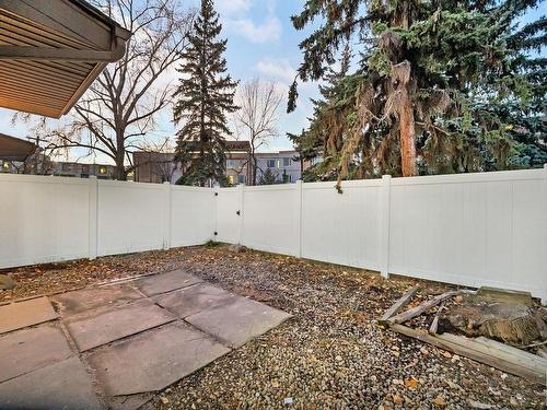 21E Meadowlark Village, Edmonton, AB - Outdoor