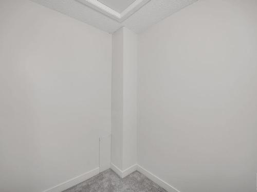 21E Meadowlark Village, Edmonton, AB - Indoor Photo Showing Other Room