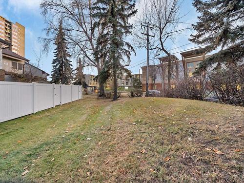 21E Meadowlark Village, Edmonton, AB - Outdoor