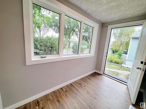 12018 77 Street Nw, Edmonton, AB - Indoor Photo Showing Other Room