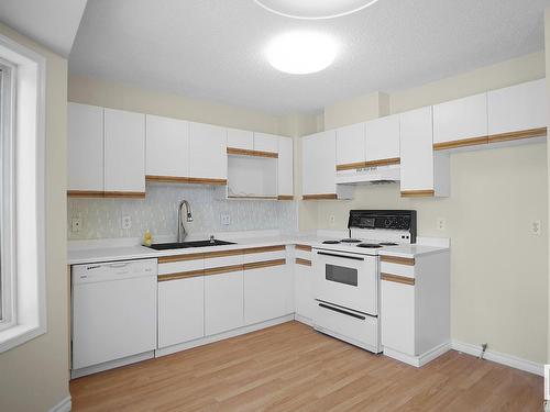 78 3311 58 Street, Edmonton, AB - Indoor Photo Showing Kitchen