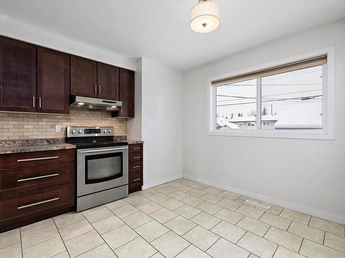 8716 136 Avenue, Edmonton, AB - Indoor Photo Showing Kitchen