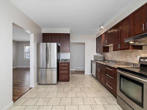 8716 136 Avenue, Edmonton, AB - Indoor Photo Showing Kitchen