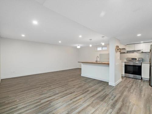 8716 136 Avenue, Edmonton, AB - Indoor Photo Showing Kitchen