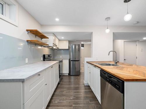 8716 136 Avenue, Edmonton, AB - Indoor Photo Showing Kitchen With Upgraded Kitchen