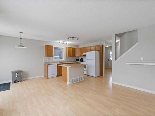 6212 1A Avenue, Edmonton, AB - Indoor Photo Showing Kitchen