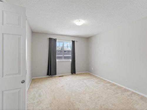 6212 1A Avenue, Edmonton, AB - Indoor Photo Showing Other Room