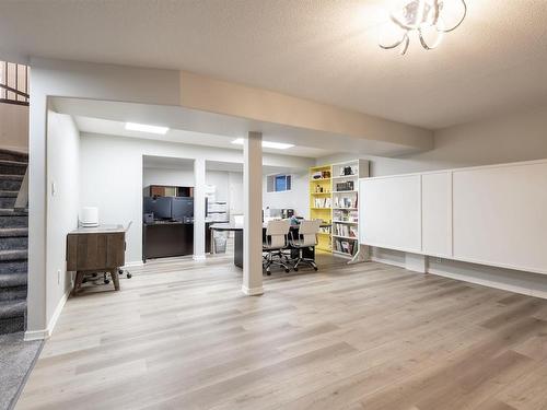 5344 Mullen Bend Bn Nw, Edmonton, AB 