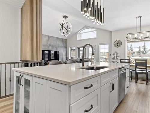 5344 Mullen Bend Bend, Edmonton, AB - Indoor Photo Showing Kitchen