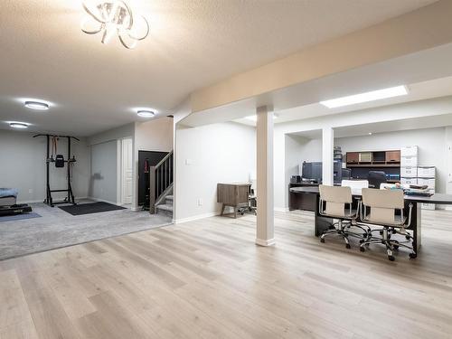 5344 Mullen Bend Bend, Edmonton, AB - Indoor