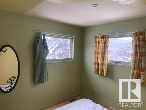 5912 49 Avenue, Rural Lac Ste. Anne County, AB - Indoor Photo Showing Bedroom