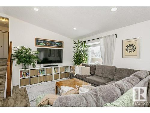 17927 62C Avenue, Edmonton, AB - Indoor Photo Showing Living Room