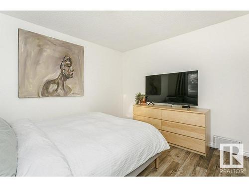 17927 62C Avenue, Edmonton, AB - Indoor Photo Showing Bedroom