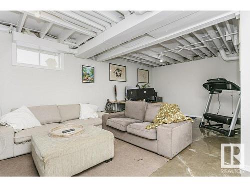 17927 62C Avenue, Edmonton, AB - Indoor Photo Showing Living Room