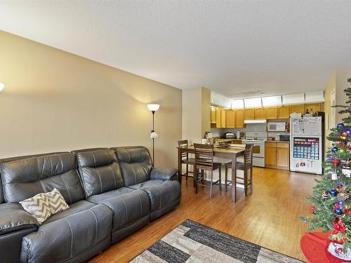 408 3 Perron Street, St. Albert, AB - Indoor Photo Showing Living Room